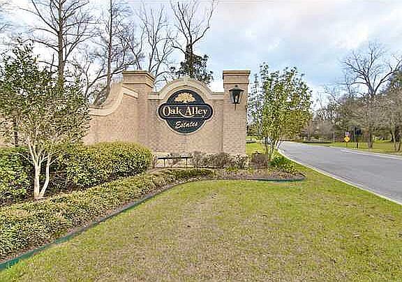 3rd image of 12388 Oak Alley Dr