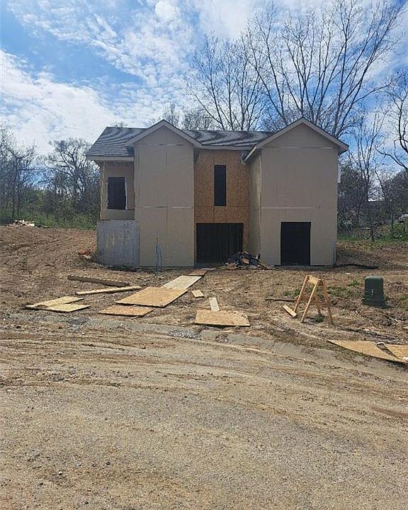 1st image of 1942 N Valley Ave