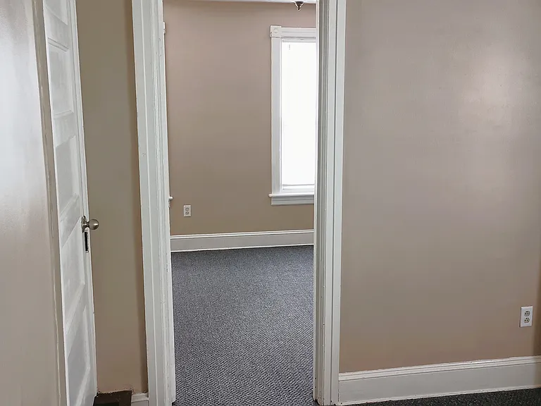 513 Hanover St — Photo 13