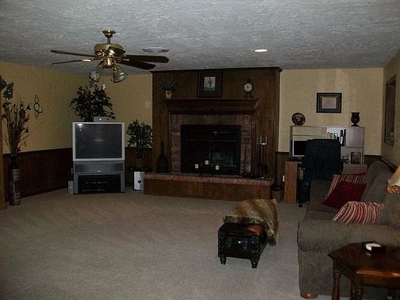 2nd image of 1813 N Zimmers St