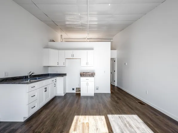 175 Showboat Blvd #4, Hastings, NE 68901