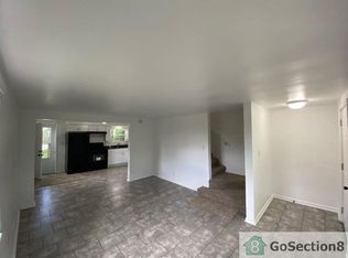 3 Nicholson St #2, Joliet, IL 60435