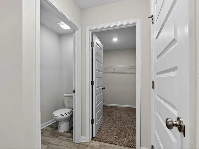 6817 Interlachen Ln — Photo 34