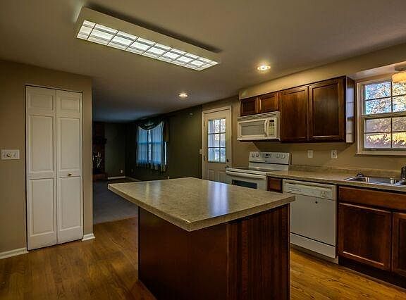4th image of 7439 Gungadin Dr