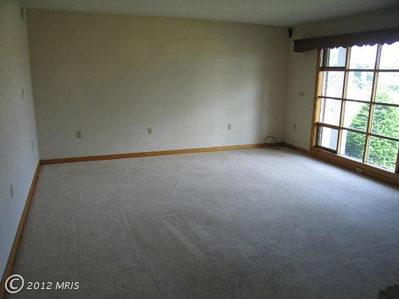 4th image of 4696 Heckman Dr