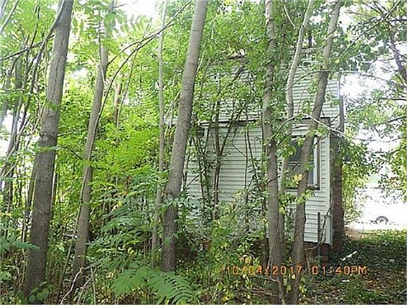 4th image of 15055 Sorrento St