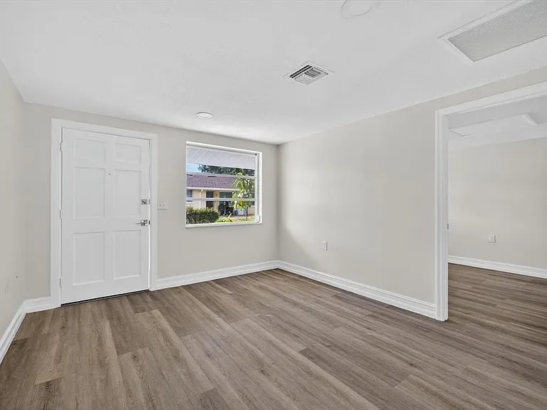 5409 Oceanic Rd — Photo 5