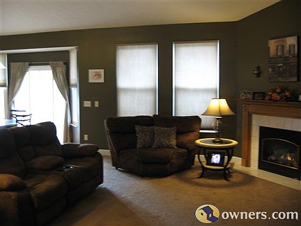 Great Room - 14' x 23'