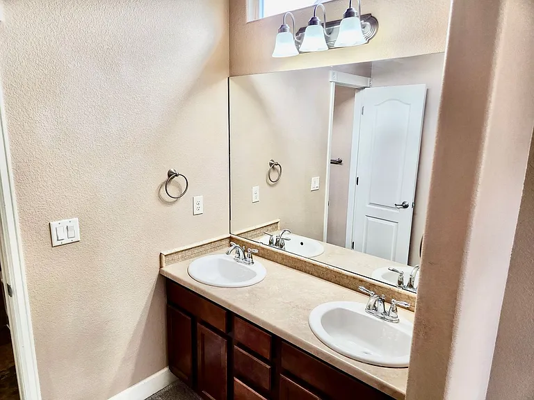 7027 Davey Crocket Ct — Photo 8