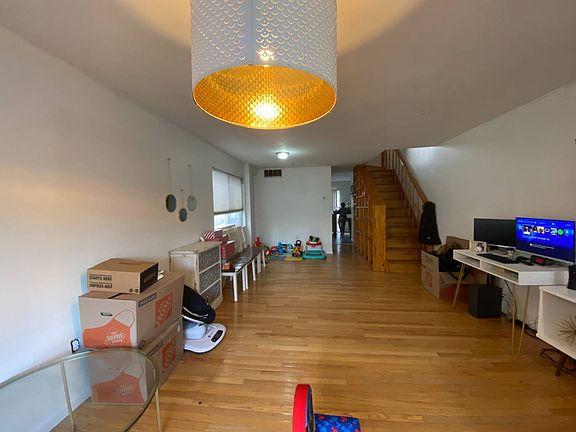 2nd image of 24 Union Ave Floor 2F-2