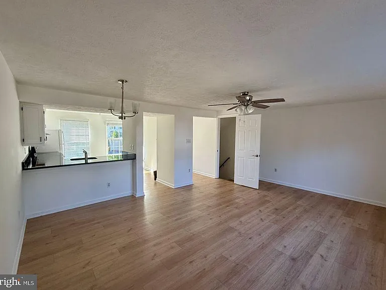 1475 Mobley Ct — Photo 3