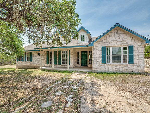 2nd image of 132 Forest Oaks Ln