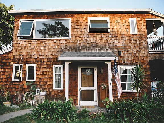 Shingled beachy exterior