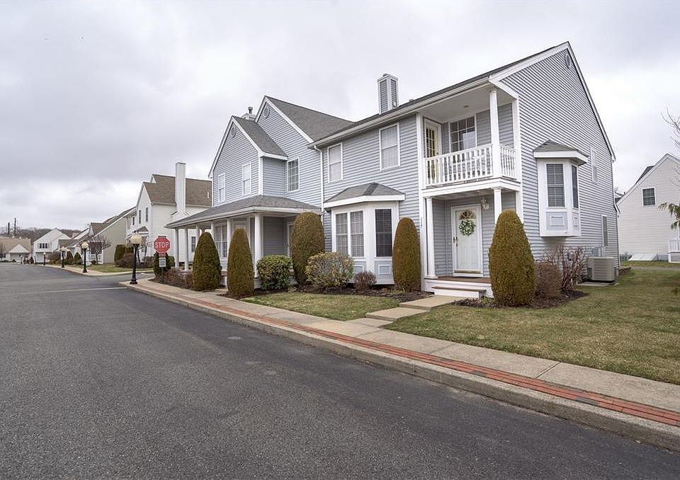 1st image of 117 Boylston Dr