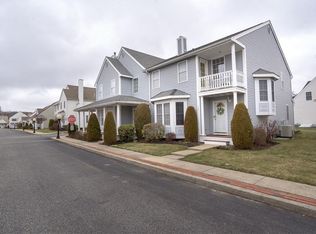 117 Boylston Dr, Cranston, RI 02921