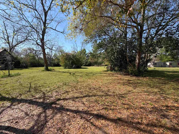 5 Dewight Stone Ave, Florala, AL 36442