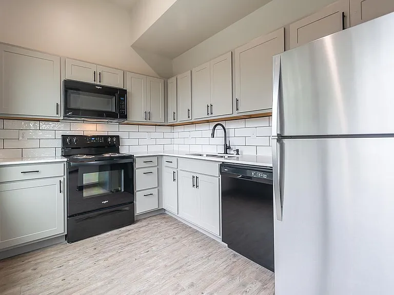 The Bentley Apartments — Photo 53