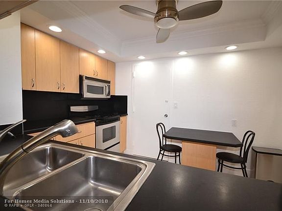 4th image of 1147 Hillsboro Mile APT 507