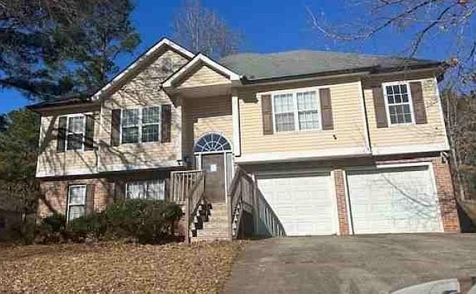 1st image of 90 Chestnut Dr