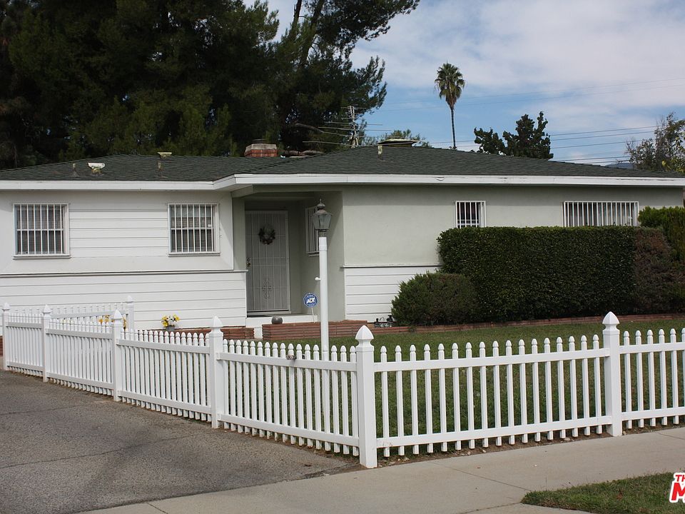 1st image of 301 Mulberry Dr