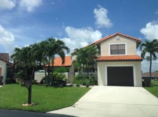 2 Columbia Ct, Deerfield Beach, FL 33442