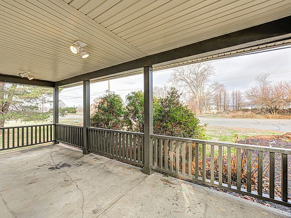 3rd image of 2051 Woodberry Dr