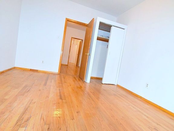 4th image of 324 E 73rd St APT 3B
