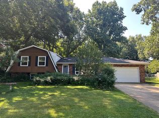 6866 Red Apple Dr, Michigan City, IN 46360