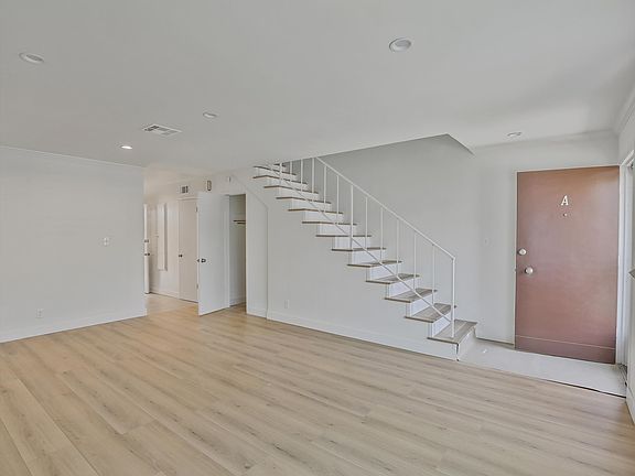 3rd image of 220 S 7th St