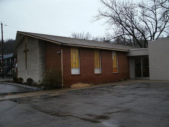 2nd image of 631 De Votie Ave