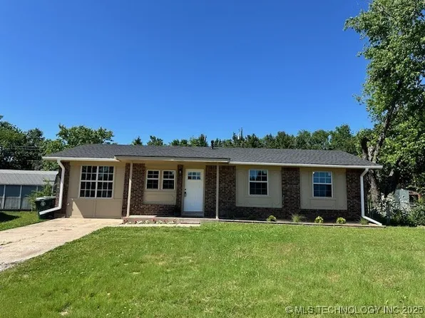 2814 Circle Dr, Muskogee, OK 74403