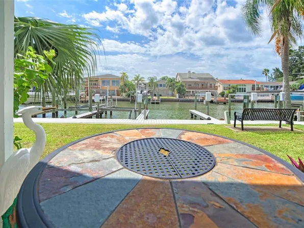 655 Garland Cir, Indian Rocks Beach, FL 33785