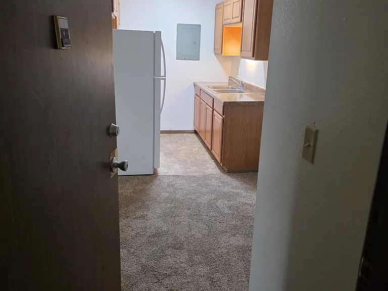 618 Heritage Dr #12 — Photo 1