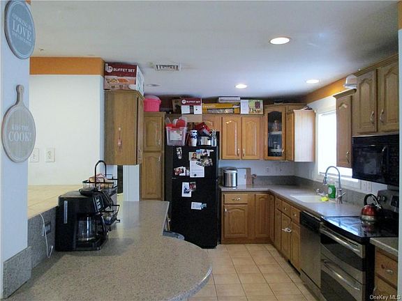 3rd image of 131 Route 209