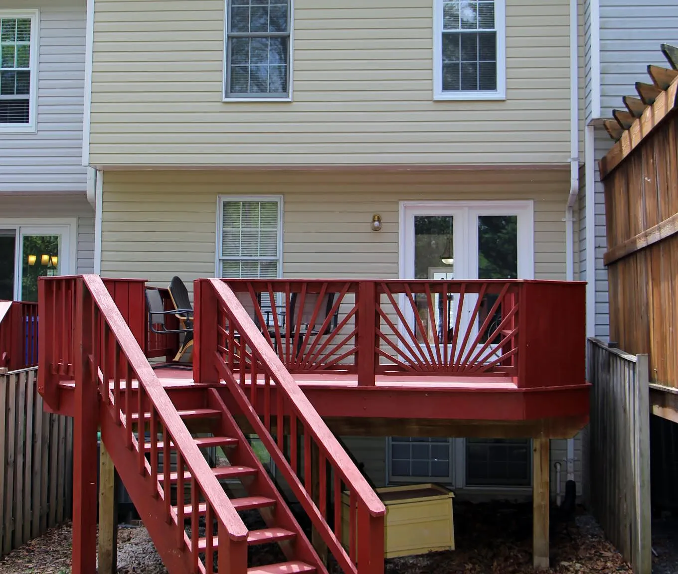 445 Woodhill Dr — Photo 3