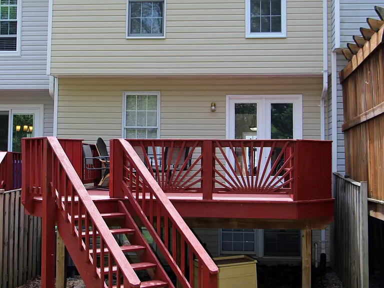 445 Woodhill Dr — Photo 3
