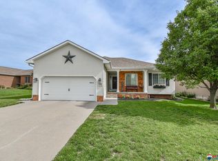 5900 Cavvy Rd, Lincoln, NE 68516