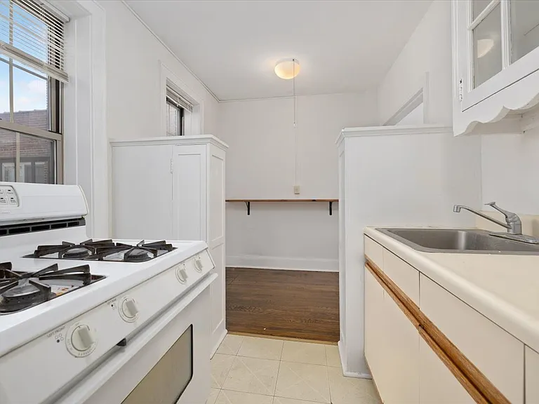 20 Spring St #C4 — Photo 13