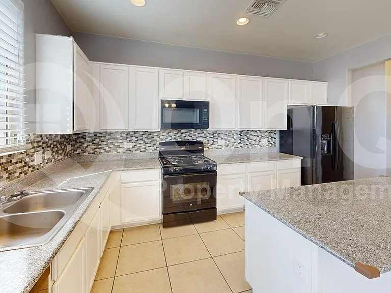 6168 W Bandelier Ct — Photo 2