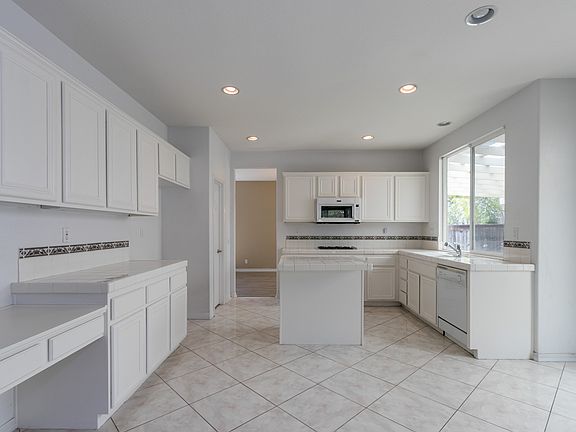 2nd image of 27702 Bluff Vista Way