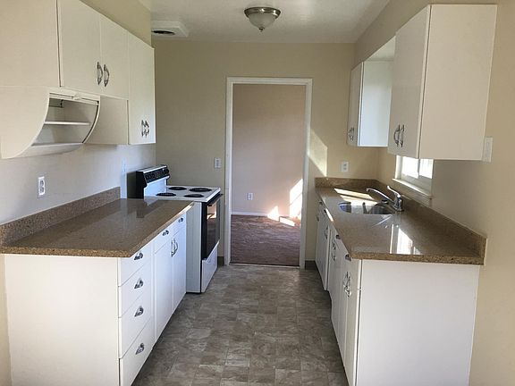 4th image of 2109 Dennis Dr