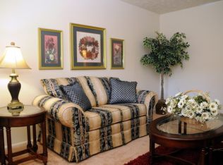 1225 1/2 North Rd #221, Niles, OH 44446