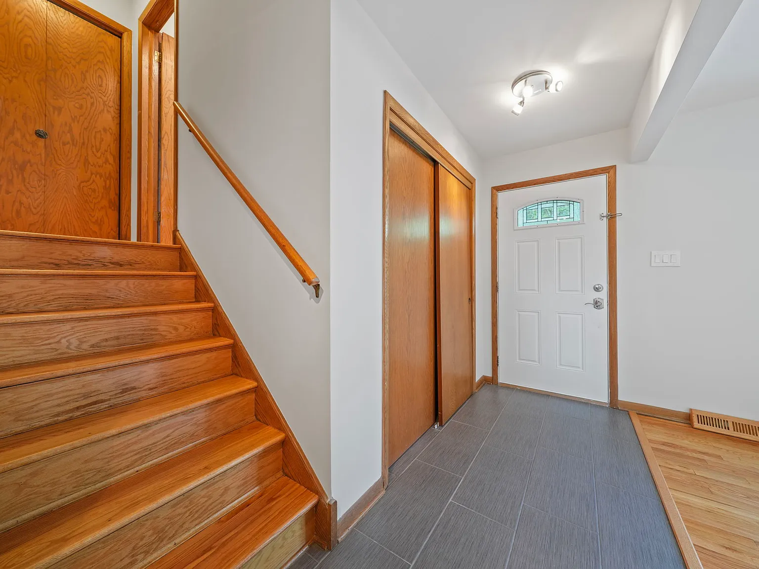 3 bed, 2044 sqft, $2,950 — Photo 4