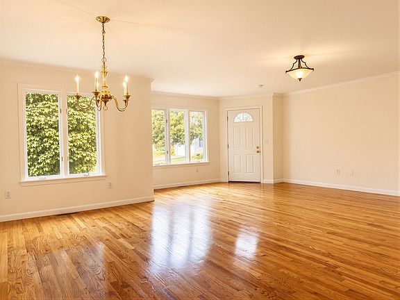 5th image of 417 Alvord Pl Unit 417