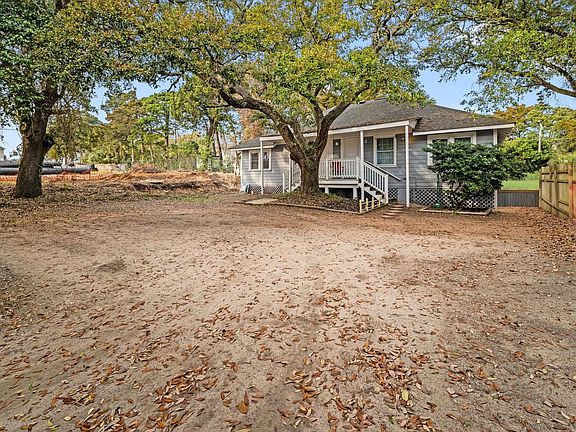 4th image of 304 1st Ave. N