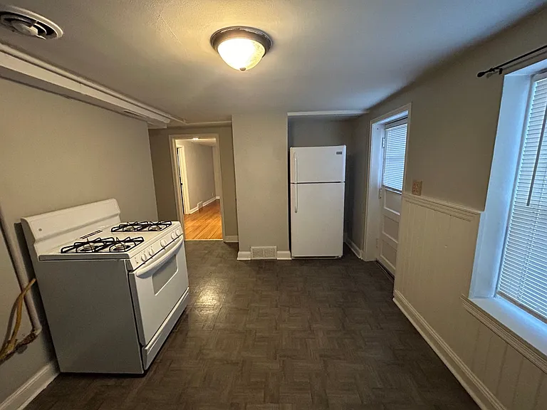 132 W Warburton St — Photo 2