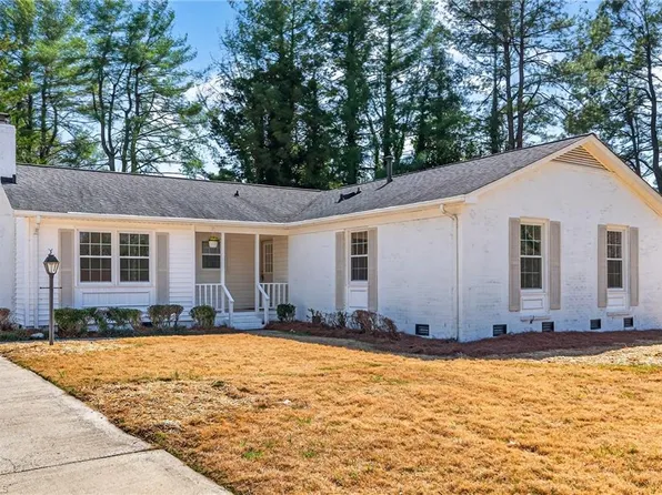 5404 Ropley Dr, Greensboro, NC 27455