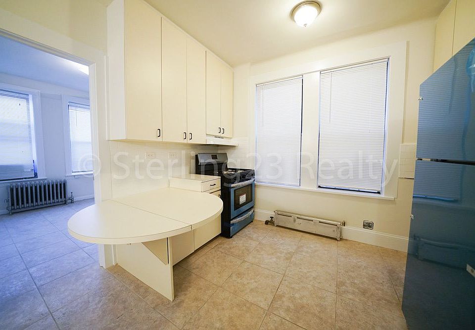 1st image of 3148 34th St APT 1R