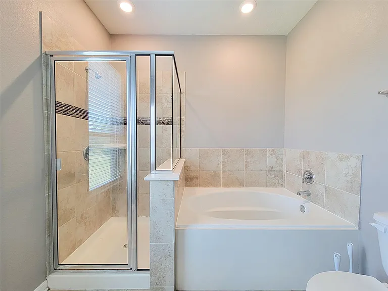 14202 Persimmon Woods Dr — Photo 10