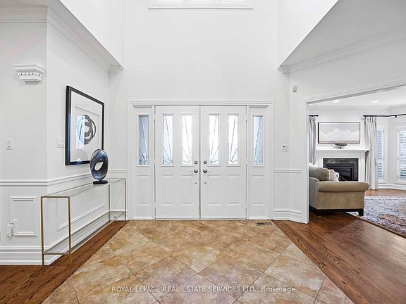 4th image of 100 Rathburn Rd